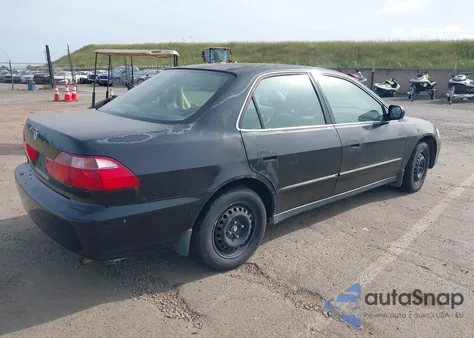1999 Honda Accord Lx z USA, uszkodzony, nr VIN JHMCG665XXC005602